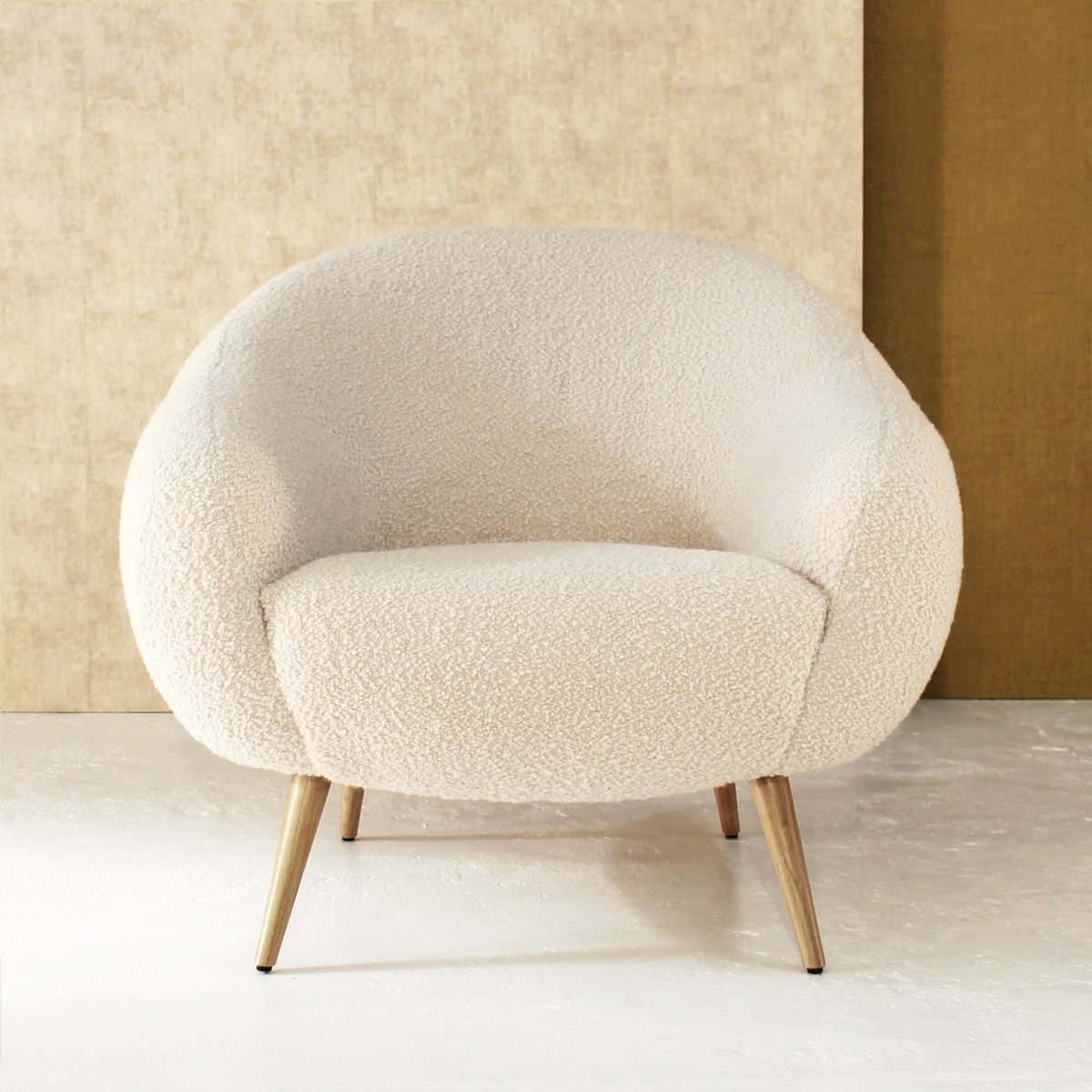 Niemeyer Armchair | Urban Avenue